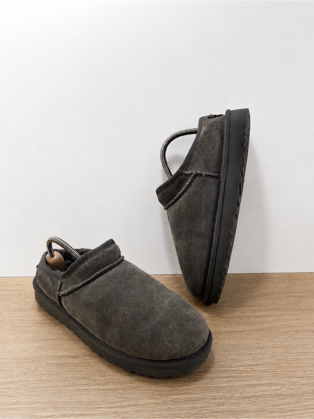 UGG SIZE 7 Hombre-Man 8.5 Mujer-Women